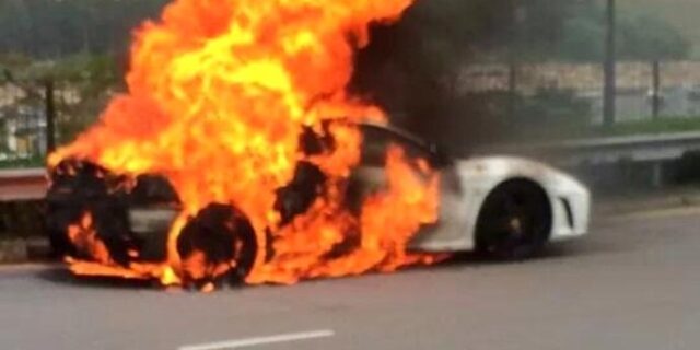 Παρανάλωμα του πυρός μια Ferrari F430 στο Χόνγκ Κόνγκ
