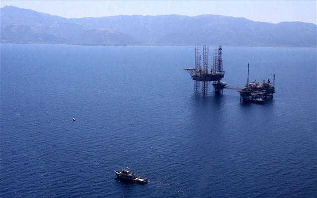 Συνωστισμός γεωτρύπανων και πολεμικών πλοίων στην κυπριακή ΑΟΖ