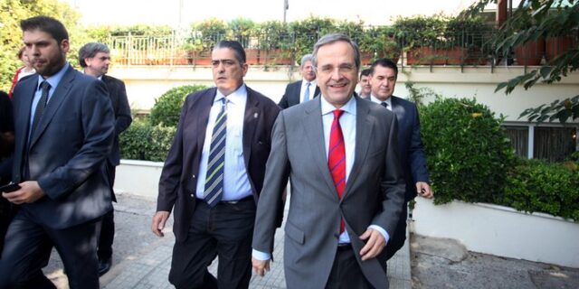 Bloomberg: “Χωρίς λογική” το σχέδιο Σαμαρά για έξοδο από το μνημόνιο τώρα