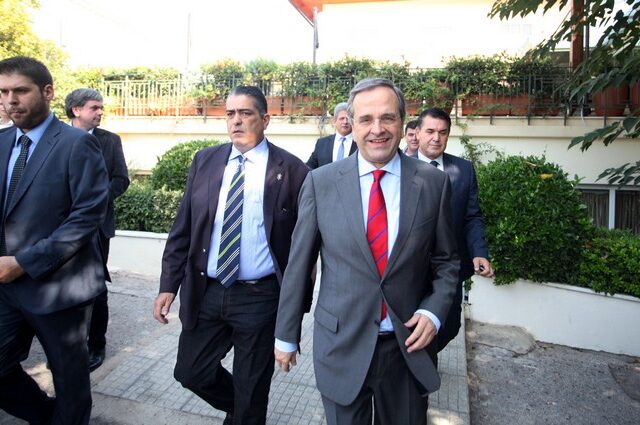 Bloomberg: “Χωρίς λογική” το σχέδιο Σαμαρά για έξοδο από το μνημόνιο τώρα