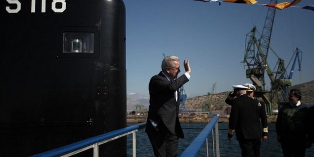 Αβραμόπουλος στην καθέλκυση του “Ωκεανός”: “Αφήνω το ΠΝ ενισχυμένο, εμπνέοντας ασφάλεια και υπερηφάνεια”