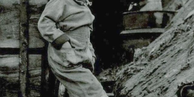 Μηχανή του Χρόνου: Τα “παιδιά καναρίνια” που ζούσαν στα τούνελ και πέθαιναν για να ξεχρεώσουν οι οικογένειές τους