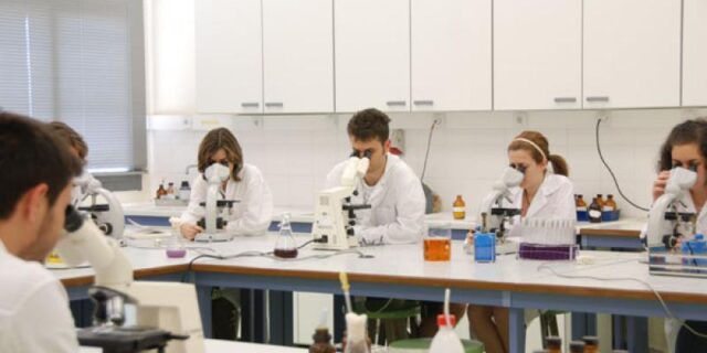 Έκρηξη στα ΑΤΕΙ Θεσσαλονίκης: Στο νοσοκομείο επτά άτομα