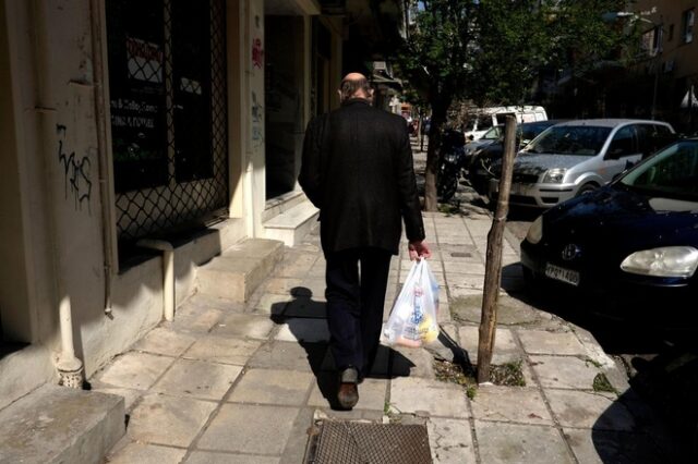 Έκθεση κόλαφος από το γραφείο προϋπολογισμού της Βουλής: Η Ελλάδα της φτώχειας και των κοινωνικών αδικιών
