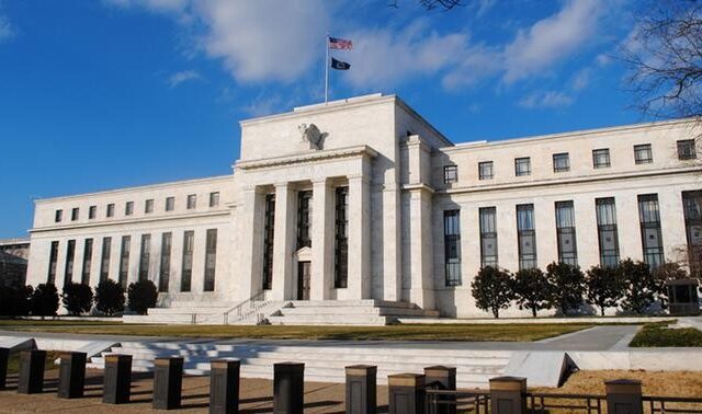 FED: Τέλος στο έκτακτο πρόγραμμα στήριξης της αμερικανικής οικονομίας