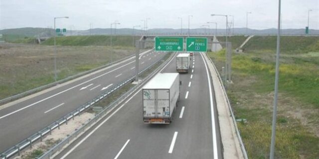 Φορτηγό-“φάντασμα” στην Εγνατία. Είχε πλαστές πινακίδες για να μην πληρώνει διόδια