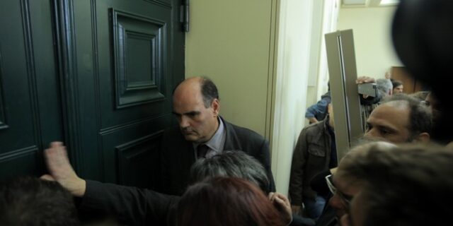 Φοιτητές διέκοψαν τη συνεδρίαση της Συγκλήτου στο Πανεπιστήμιο Αθηνών