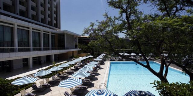 Bloomberg: Στο σφυρί το Hilton από την Alpha Bank έναντι 180 εκ. ευρώ
