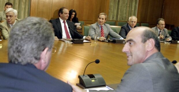 Οι 6 υπουργοί που παραιτήθηκαν ή αποπέμφθηκαν μετά το “σεμνά και ταπεινά” του Κώστα Καραμανλή