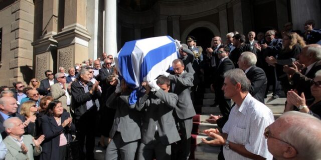 Το τελευταίο αντίο στον ευπατρίδη Γιάννη Χαραλαμπόπουλο