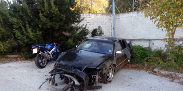Τραυματίες σε τροχαίο διακινητής και 12 μη νόμιμοι μετανάστες