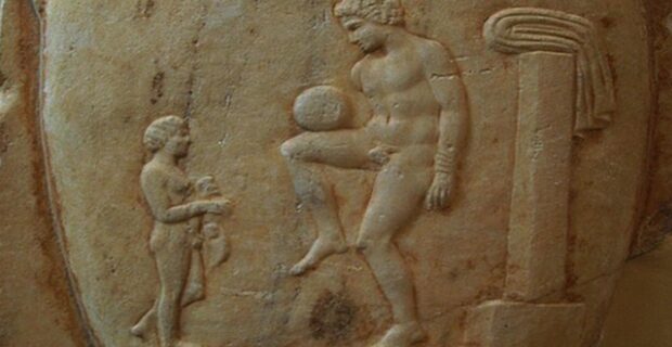 Μηχανή του Χρόνου: Στην αρχαία Ελλάδα έπαιζαν και ποδόσφαιρο!