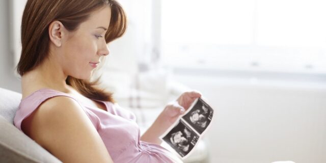 ΦΑΙΝΑΡΕΤΗ: Το 10-15% των νέων μητέρων αναπτύσσουν επιλόχεια κατάθλιψη