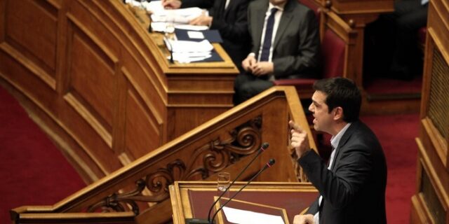 Νέα δημοσκόπηση: Προβάδισμα 3,9 μονάδων του ΣΥΡΙΖΑ – Το 40,3% όμως θεωρεί καταλληλότερη μία κυβέρνηση με “κορμό” τη ΝΔ