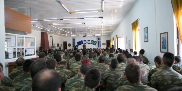 Πότε θα δουν αυξήσεις στους μισθούς τους, οι ένστολοι