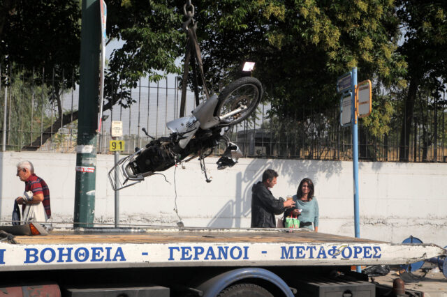 Τραγωδία στην Πέτρου Ράλλη. Όχημα έπεσε σε στάση. Δύο οι νεκροί, ένας άνδρας και μία γυναίκα