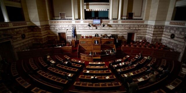 Στο μικροσκόπιο και άλλος πολιτικός για μίζες από τα εξοπλιστικά