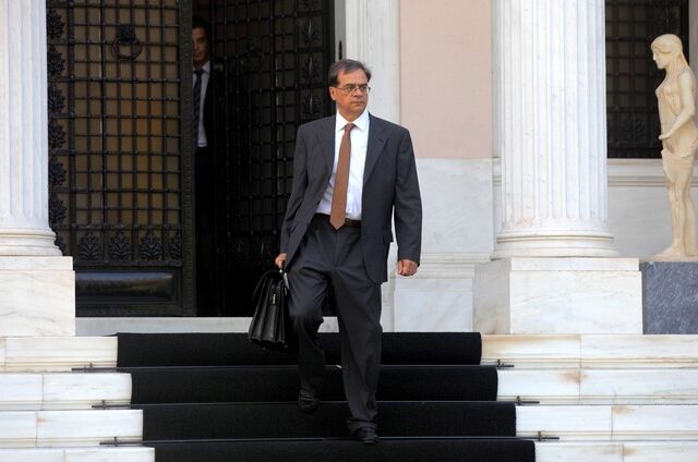Σε 100 δόσεις τα χρέη σε Εφορία – Ταμεία. Ποιοι και πώς εντάσσονται στη ρύθμιση