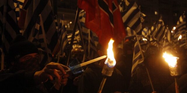 Το ανορθόγραφο όραμα της Χρυσής Αυγής για το 2022. Ανακατάληψη της Πόλης και στρατός στους δρόμους