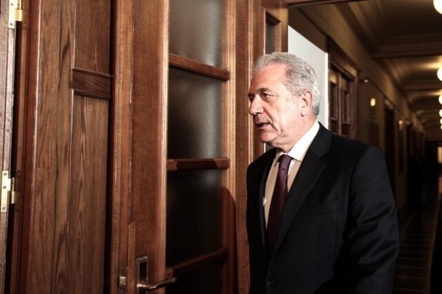 Υπόσχεση Αβραμόπουλου με “αποτελεσματικότερη προσέγγιση”, μετά το ναυάγιο στην Τουρκία