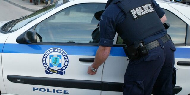 Μυστήριο με δασκάλα στην Άρτα. Εντοπίστηκε να περιφέρεται ημίγυμνη και τραυματισμένη