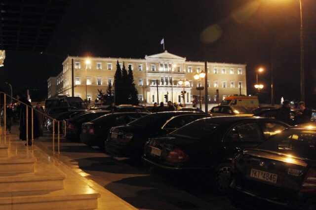Πολυτελή ΙΧ “χρεωμένα” σε πρώην βουλευτές, πληρώνει ακόμα η Βουλή