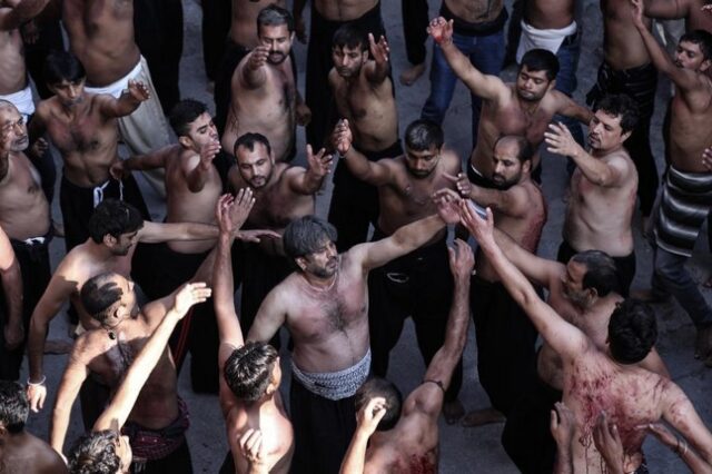 Ashura: Σιίτες αυτομαστιγώθηκαν στον Πειραιά στο όνομα του Αλλάχ