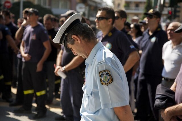 Νέες προσφυγές από τους ενστόλους για το μισθολόγιό τους