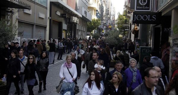 Ικανοποιημένοι οι έμποροι από την αγοραστική κίνηση του διημέρου