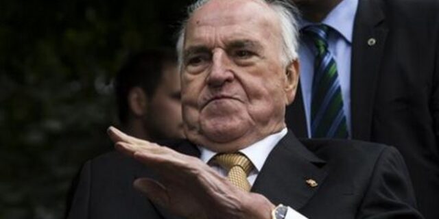 Χέλμουτ Κολ: Ήταν λάθος η πρόωρη ένταξη της Ελλάδας στην ευρωζώνη