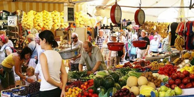 Παράταση για τις άδειες των πωλητών στις λαϊκές αγορές