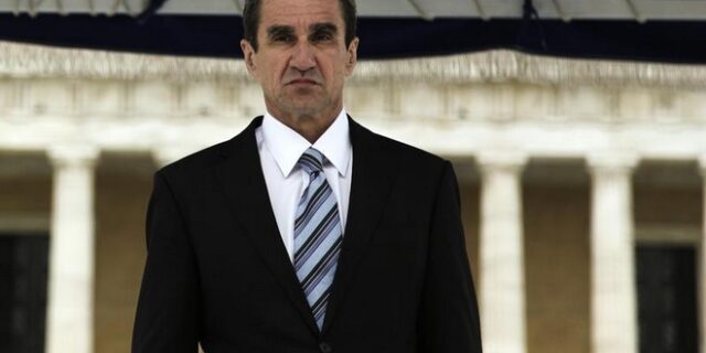 Λεφτά (δεν) υπάρχουν. Εκπαιδευτικούς, που δεν θα πληρώνονται ψάχνει o Λοβέρδος
