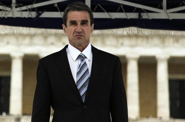 Λεφτά (δεν) υπάρχουν. Εκπαιδευτικούς, που δεν θα πληρώνονται ψάχνει o Λοβέρδος