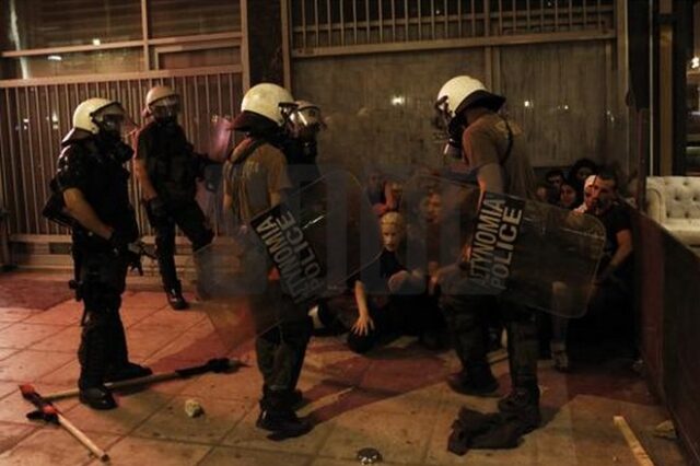 Διεθνής Αμνηστία: Να σταματήσει η παράνομη αστυνομική βία στην Ελλάδα και να λογοδοτήσουν οι δράστες