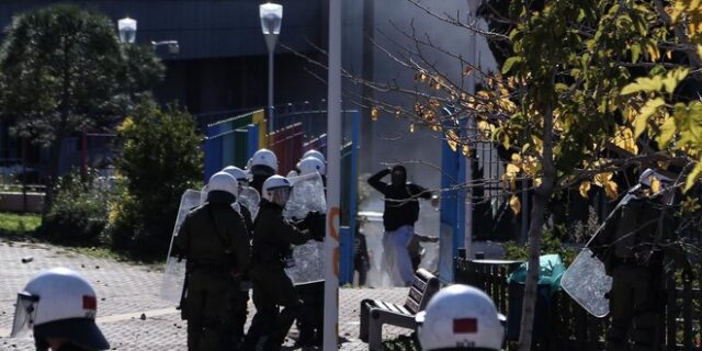 Ένταση στη διαμαρτυρία μαθητών στο Υπουργείο Παιδείας