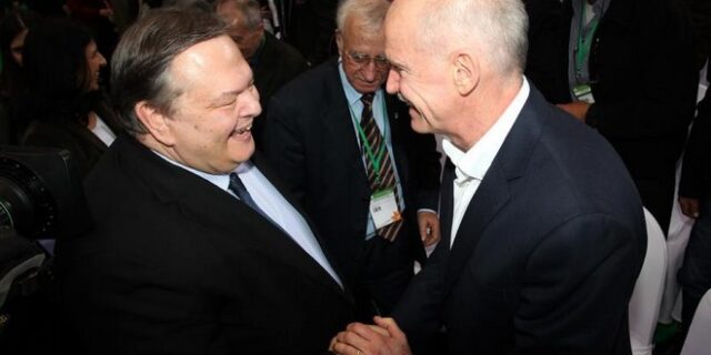 “Ψήνεται” συνάντηση Βενιζέλου-Παπανδρέου