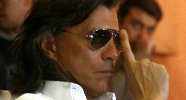 Ψινάκης: Παρατυπίες και ‘ζόμπι πάρτυ’ στο νεκροταφείο Νέας Μάκρης