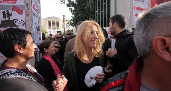 Δούρου: Πριν 41 χρόνια κάποια παιδιά ανέβηκαν στις ταράτσες. Τα Like, τα tweets και τα ποσταρίσματα δεν είναι αρκετά