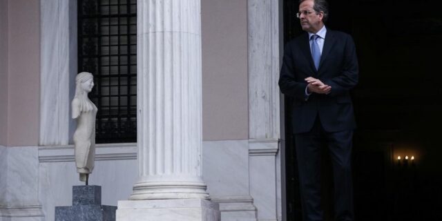 Σαμαράς: Όποιος επιστρέφει τη χώρα στα ελλείμματα, αναγκάζεται να δανειστεί από αυτούς που εκβιάζει, να του κόψουν το χρέος