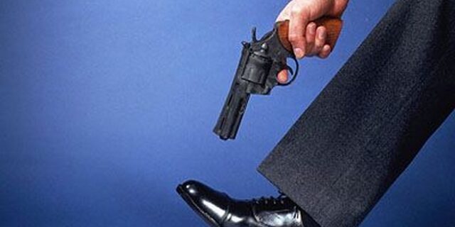 To Κράτος που “πυροβολεί τα πόδια του”
