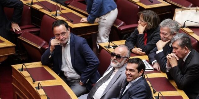 Πρόταση νόμου για την επαναφορά της 13ης σύνταξης καταθέτει ο ΣΥΡΙΖΑ