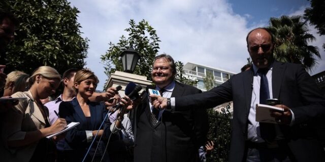 Συναίνεση ζητά ο Βενιζέλος. Διαψεύδει τα περί παράτασης του μνημονίου ο Χαρδούβελης