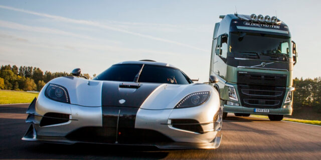 Φορτηγό Volvo σε κόντρα με την Koenigsegg One:1