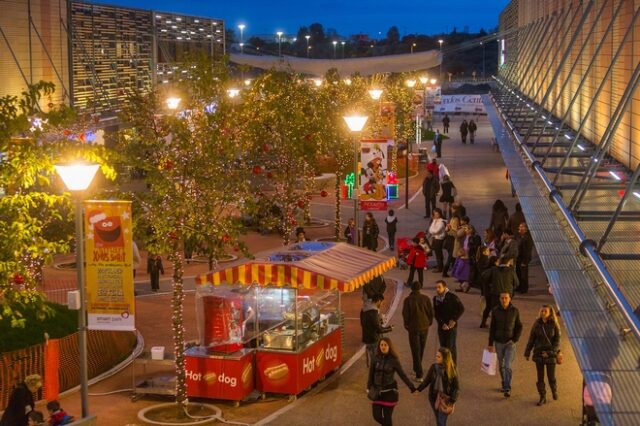 Εκκενώθηκε το Smart Park των Σπάτων. Τηλεφώνημα για βόμβα