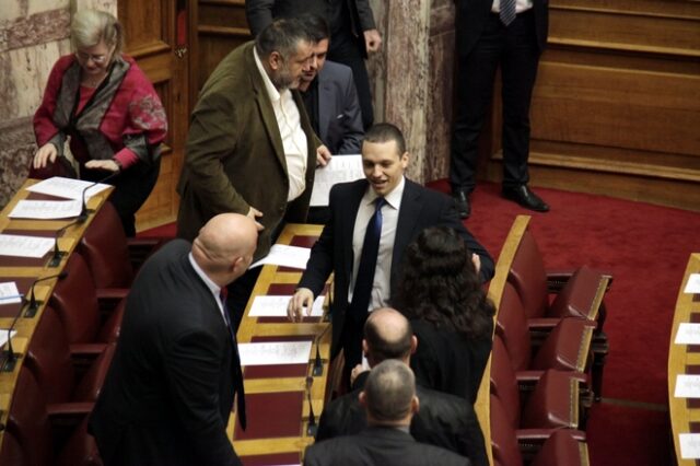 Ο Κασιδιάρης έδωσε ηχητικό στη Βουλή: Εμπλέκει τον πρωθυπουργό σε συνομιλία με δικαστικό