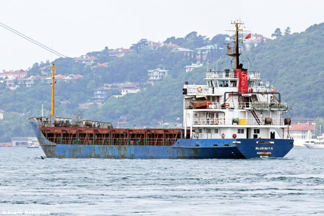 Αποφεύχθηκε εκατόμβη θυμάτων. Πάνω από 900 μετανάστες επέβαιναν στο Blue Sky M