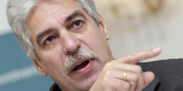 Σέλινγκ: Να μην περάσει από την πίσω πόρτα ένα τρίτο πρόγραμμα διάσωσης