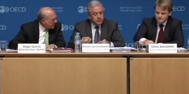 Αβραμόπουλος: Νέα πολιτική για τη μετανάστευση. Στο επίκεντρο οι μετανάστες με ειδίκευση υψηλού επιπέδου