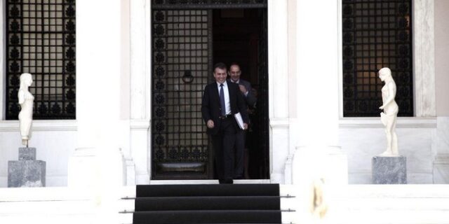 Ξεκινούν οι προσλήψεις 52.553 ανέργων σε Δημόσιο και ΟΤΑ και με υπογραφή Βούτση
