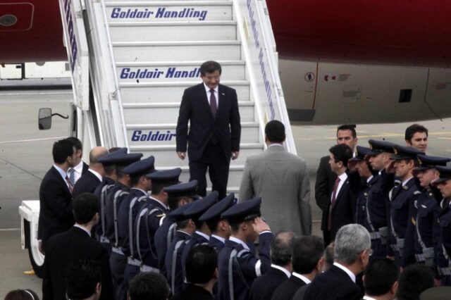 Στην Αθήνα ο Νταβούτογλου. Αυστηρά μέτρα ασφαλείας